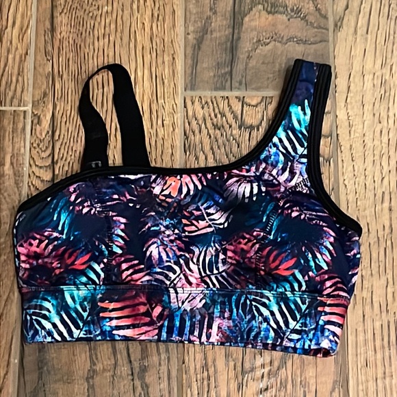 Jessica Simpson Other - NWOT Jessica Simpson Medium “The Warmup” Sports Bra